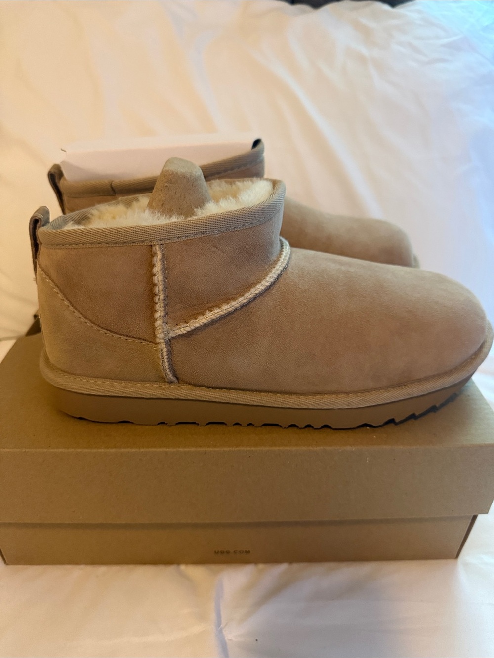 UGG Kids Classic ultra mini boot in sand size5